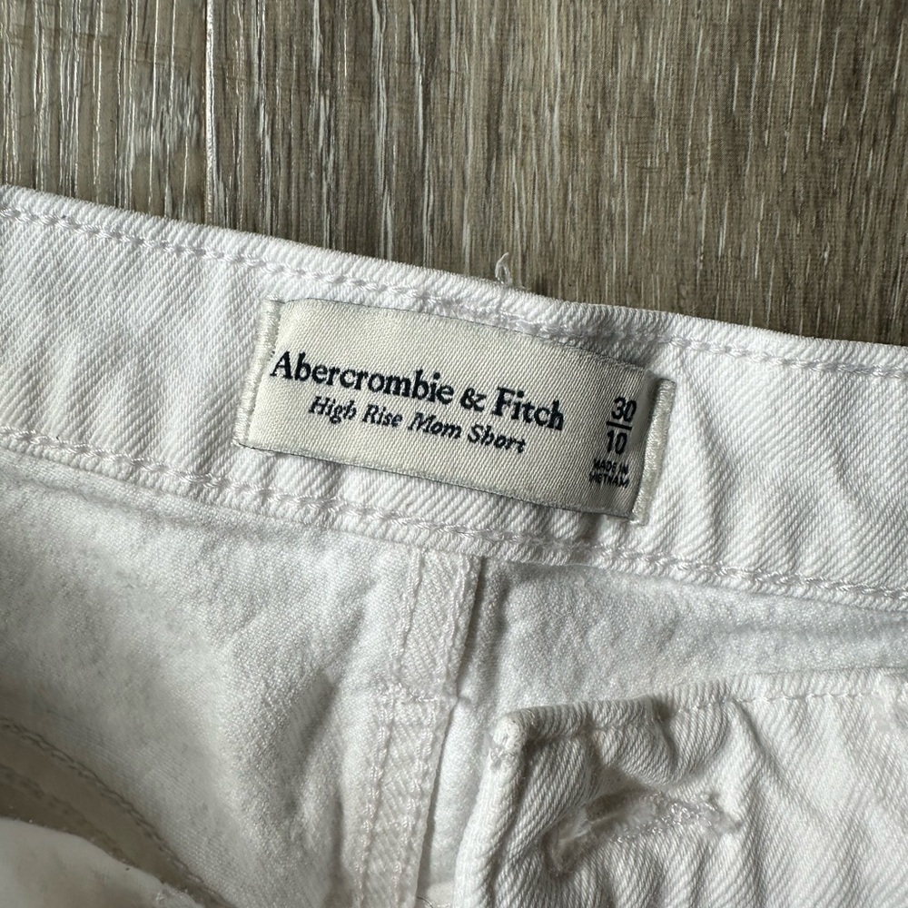 Abercrombie & Fitch high rise mom shorts